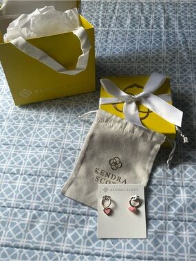 Kendra Scott heart shape earrings
